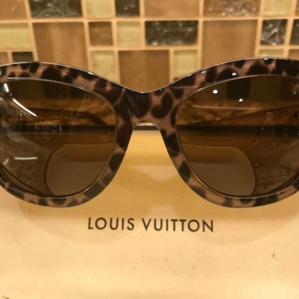 Louis Vuitton Sun Glasses